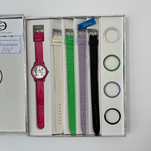 RARE Disney Mickey & Minnie Watch Set - Five Changeable Bands and Bezels main image 5